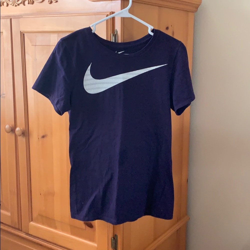 Short sleeved t-shirt.